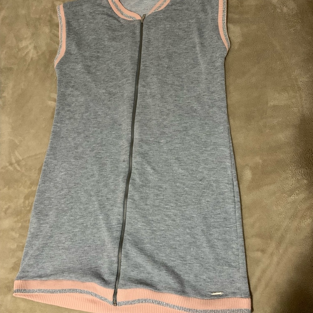 Gray dress with pink details size Large